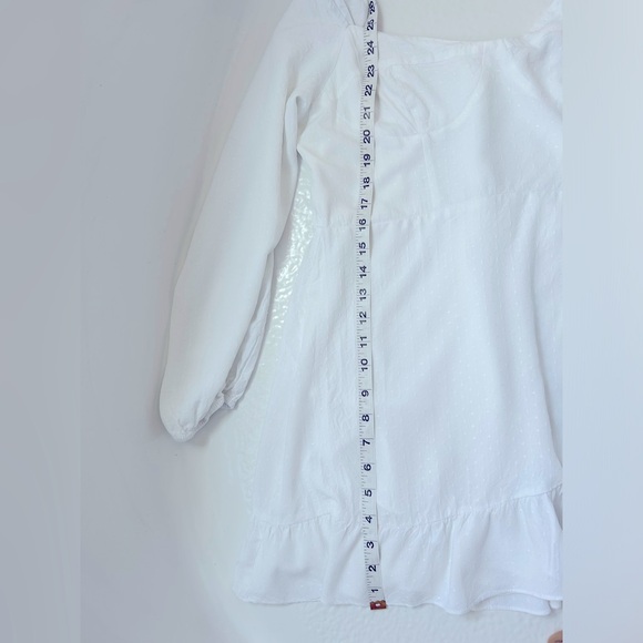 52.LULUS  Women's White Blouse Lantern Sleeve Sweetheart Neck,Ruffle Hem
Size XL - Picture 9 of 12